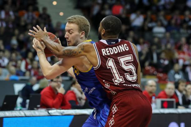 赢家！西多夫迎来49岁生日，随三支球队斩获欧冠历史唯一.