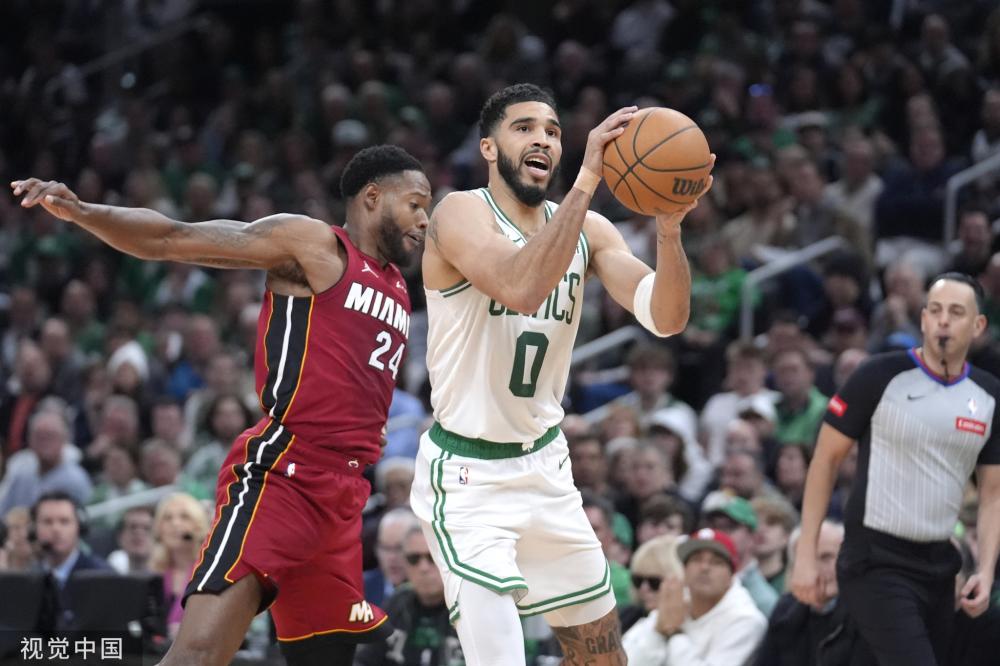 40岁1个月又18天！C罗刷新个人保持的葡萄牙队最年长进球纪录.